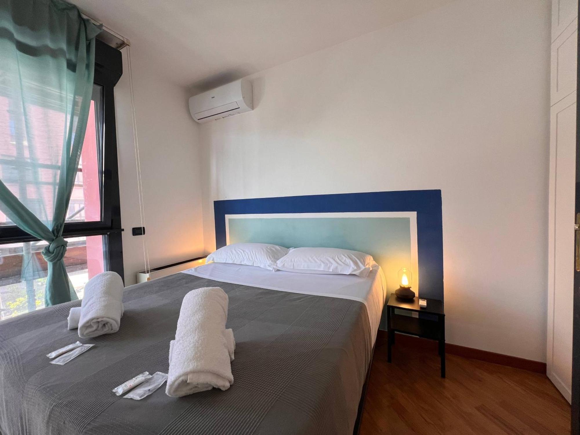 Dock Of The Bay Genova, Stylish In The Heart Of With Air Conditioning, Private Free Garage, Harbour View Apartment *