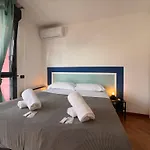 Dock Of The Bay Genova, Stylish Apartment In The Heart Of Genoa With Air Conditioning, Private Free Garage, Harbour View